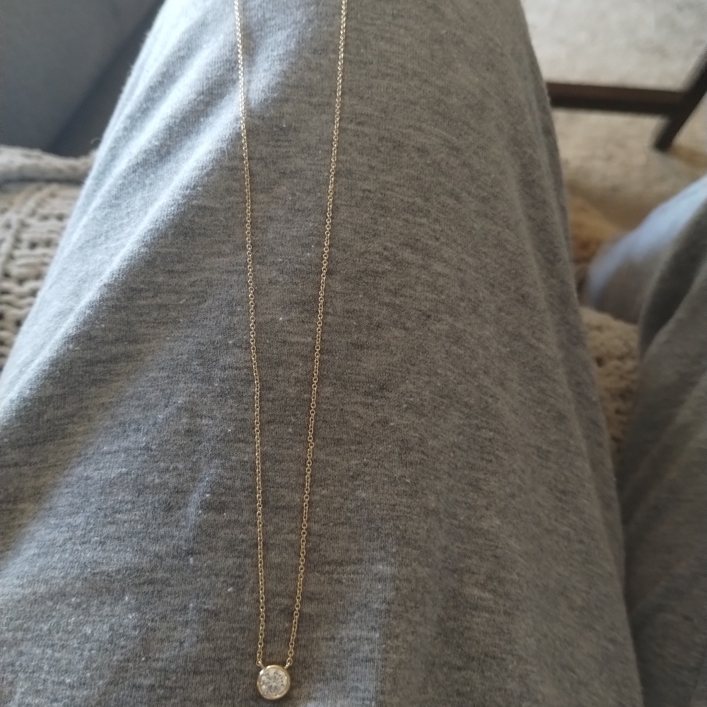 Elegant Gold Necklace with Crystal Pendant